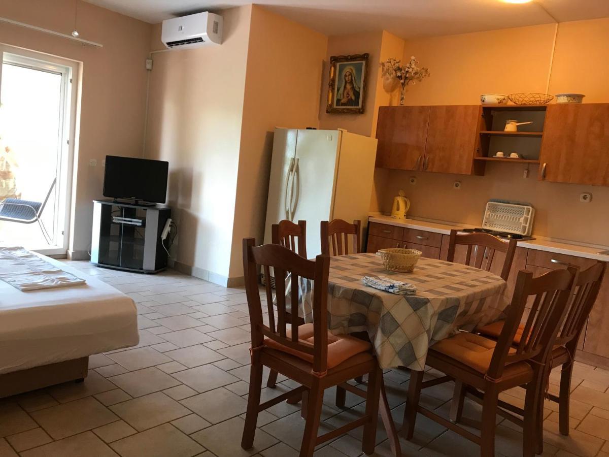 Villa Mara Promajna Luaran gambar